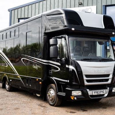 Oakley_Supreme_HorseBox-2.jpg