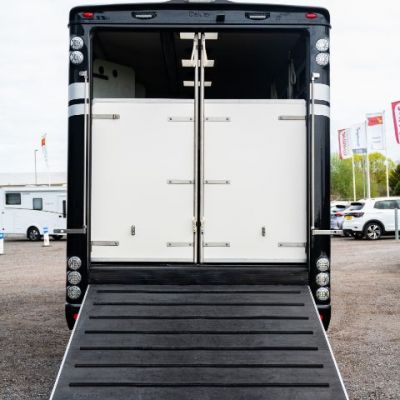 Oakley_Supreme_HorseBox-13.jpg